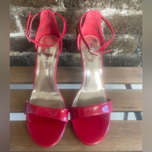 MADDEN GIRL red strappy heels 8.5 - Picture 2 of 6